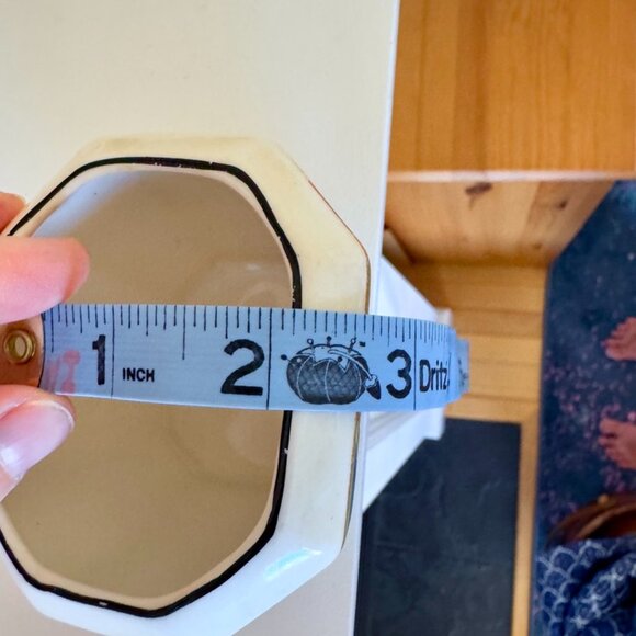 Wedgwood Vintage Chateau Creamer and Sugar Bowl - Picture 15 of 15